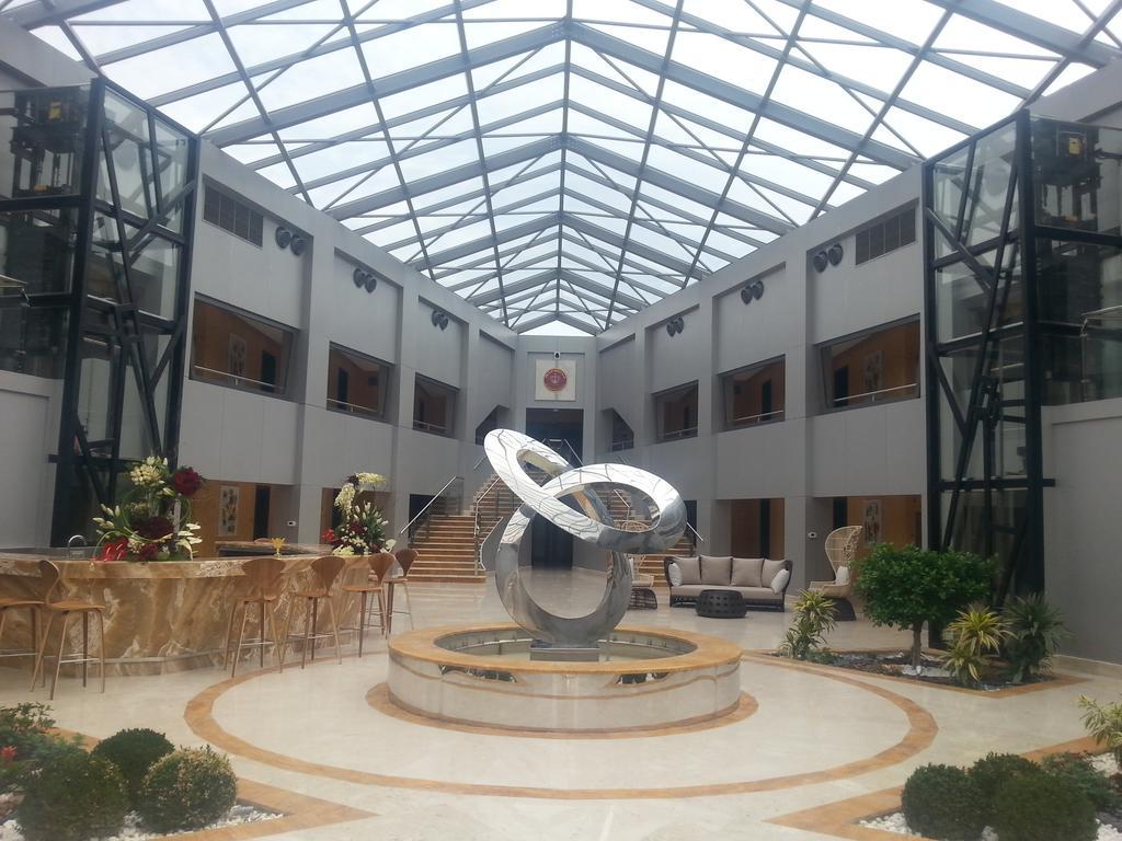 Tio Sea Resort Jor Exterior foto Interior of the university